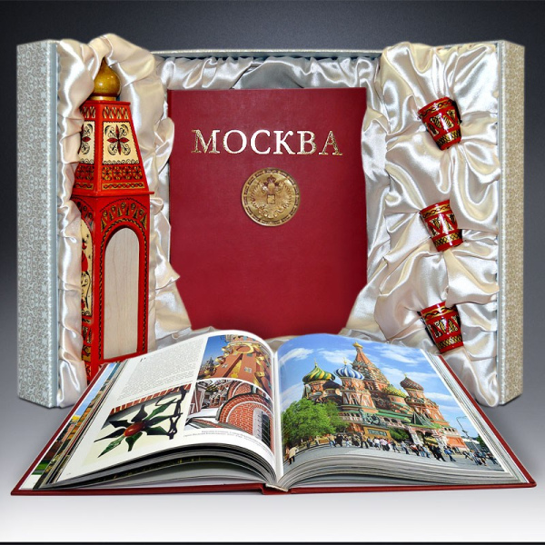Подарочный набор "Москва-Кремль" (с расписным деревянным штофом)
