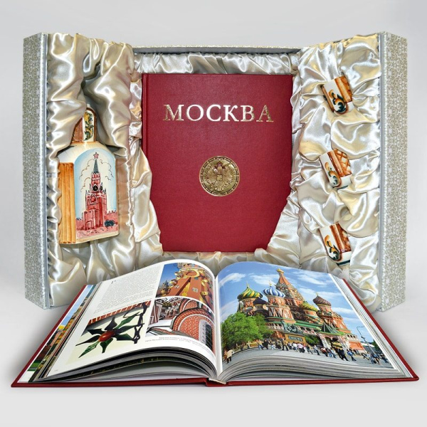 Подарочный набор "Москва. Кремль." (с фарфоровым штофом)